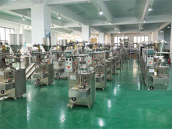 豆漿粉粉劑自動包裝機車間實拍